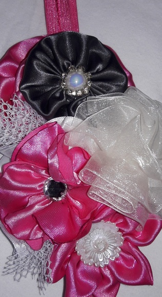 Flower headband - Picture 1 of 3